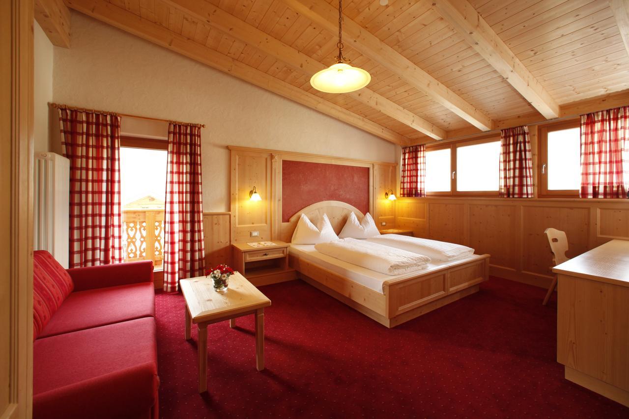 Garni Iosc Hotel San Vigilio Di Marebbe Kültér fotó